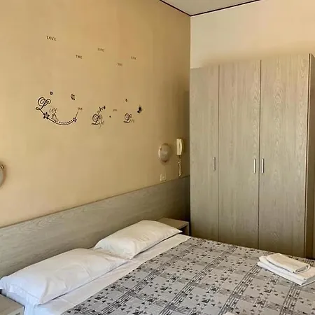 Affittacamere New Cirene For Two People Rimini